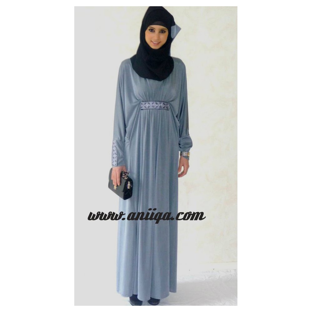 Abaya de dubai grise avec hijab