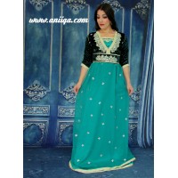 caftan marocain tendance et moderne en velours et mousseline vert , 