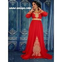 Robe orientale marocaine moderne 2018/2019 , rouge tendance, coupe cloche , mousseline et satin , broderies et perlage