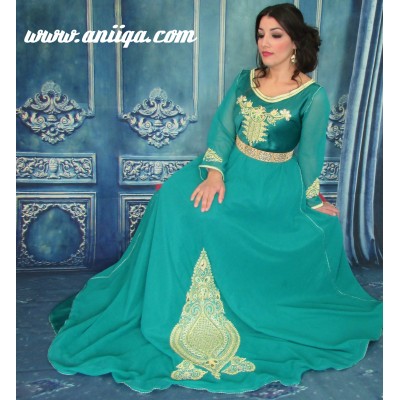 robe marocaine 2016, vert émeraude, coupe cloche  tendance, mousseline et satin , broderies et perlages 