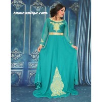 robe marocaine 2016, vert émeraude, coupe cloche  tendance, mousseline et satin , broderies et perlages 