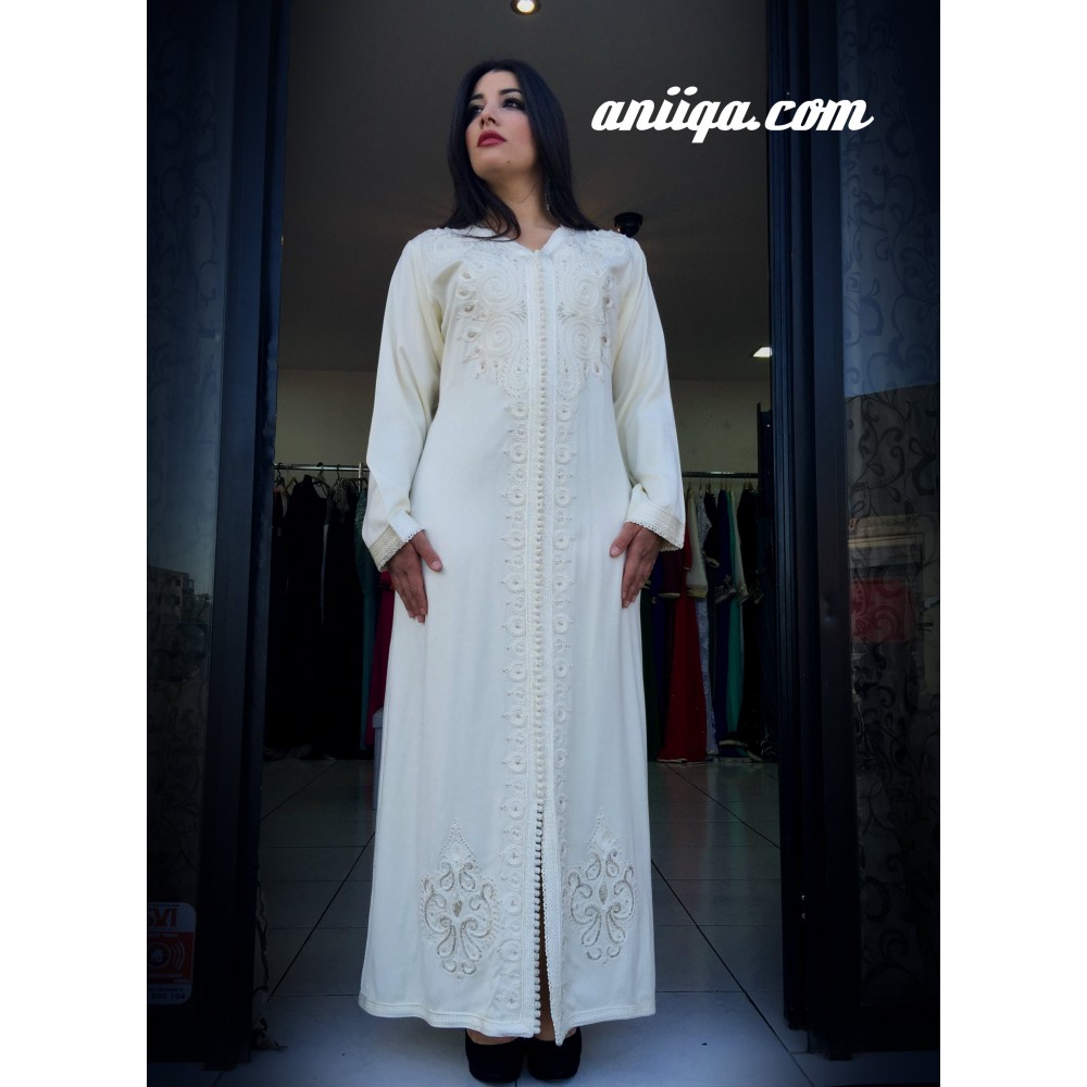 caftan simple sans ceinture , blanc , tissu mlifa , brodé et perlé