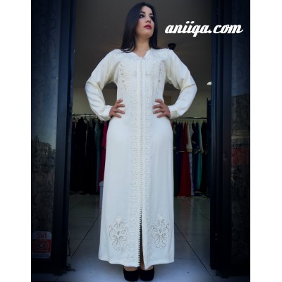 caftan simple sans ceinture , blanc , tissu mlifa , brodé et perlé