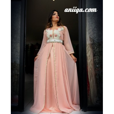 caftan marocain rose pale, perlé et strassé , style robe de soirée , coupe moderne et classe, mousseline et satin 2018/2019