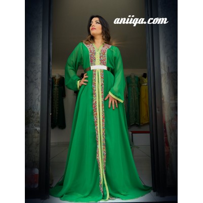 caftan 2018/2019 vert , perlé , coupe evasée , mousseline et satin 