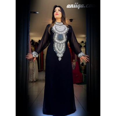 Robe caftan dubai noir et argent , ornée de critaux et strass, modele moderne 2016 , 