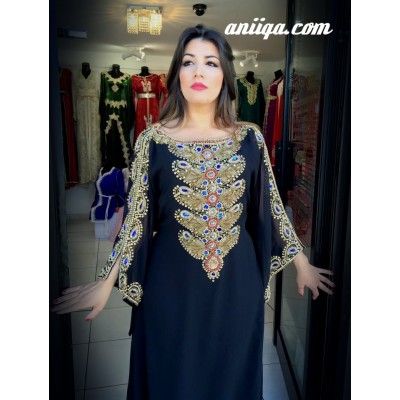 Robe caftan dubai 2016 , noir orné de cristaux et strass , qualité superieure , coupe moderne et classe