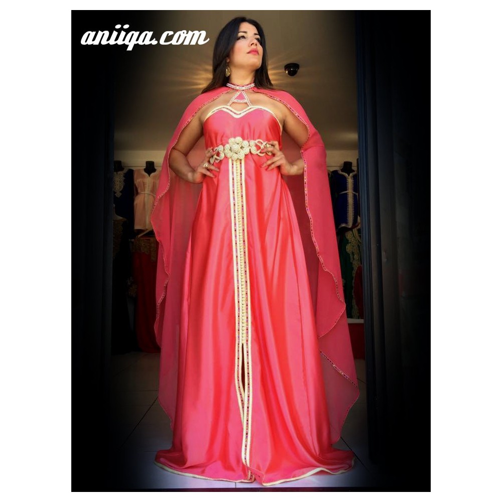 caftan marocain tendance avec cape saumon , mousseline et satin , modele 2016/2017