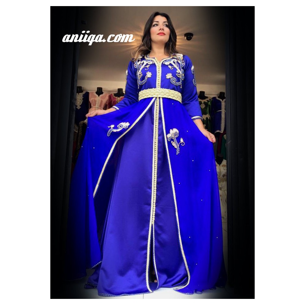 Robe marocaine belu roi moderne , brodée et perlée , mousseline et satin , moderne et raffinée , modele 2016/2017