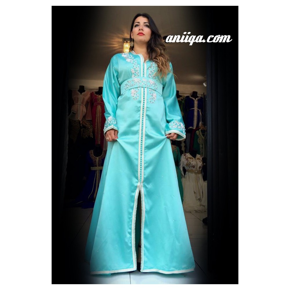 Caftan marocain simple bleu ciel , brodé et perlé , petite et grande taille