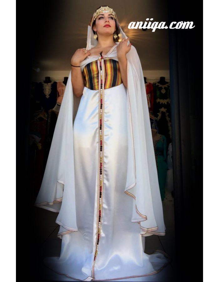 Robe kabyle avec burnous pour mariage. Loading zoom