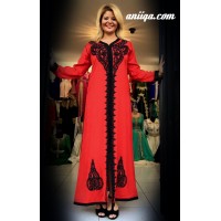 Caftan simple en rouge et noir 