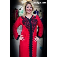 Caftan simple en rouge et noir 