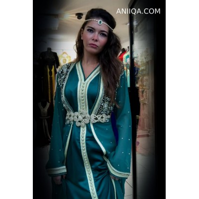 Caftan marocain vert emeraude perlé et strassé