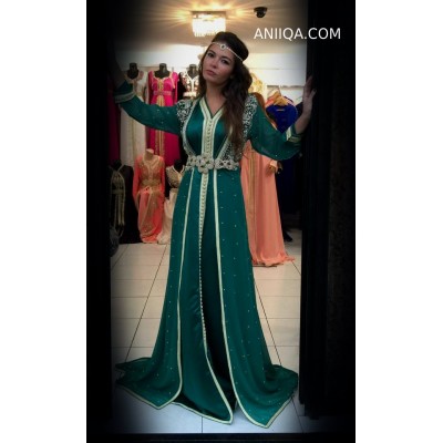 Caftan marocain vert emeraude perlé et strassé