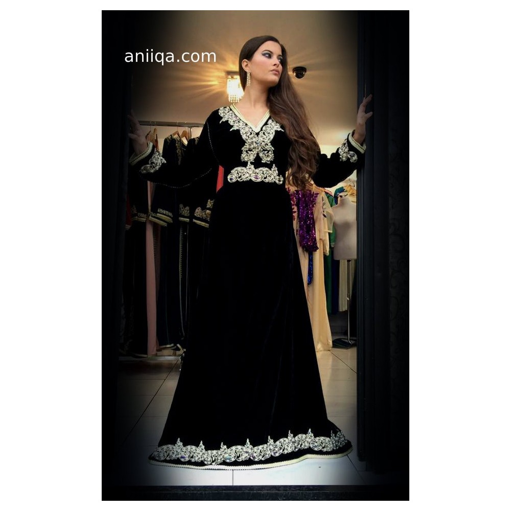 Caftan marocain velours noir moderne