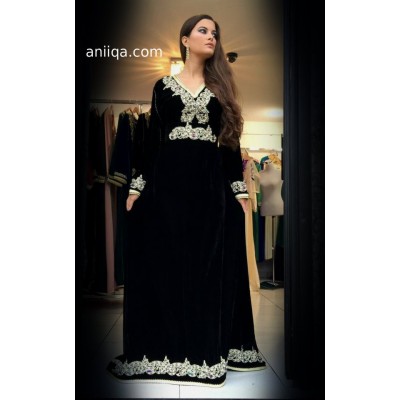 Caftan marocain velours noir moderne