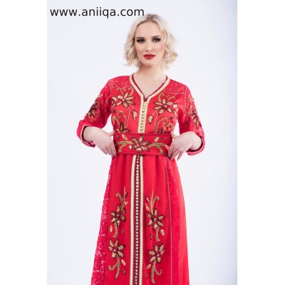 Location caftan rouge moderne