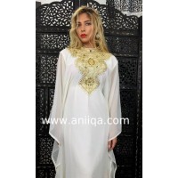 Robe dubai Kardashian blanche et or