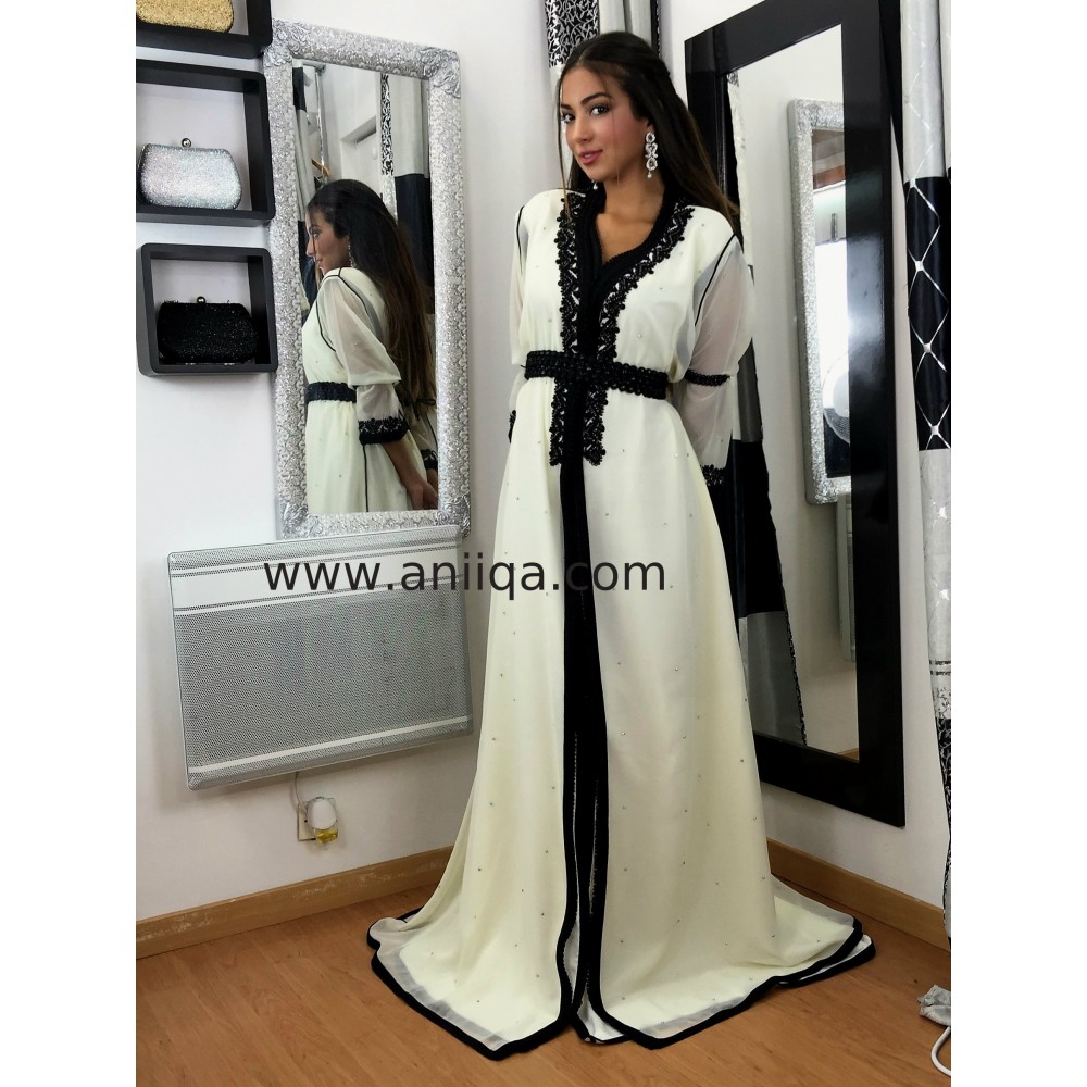 Caftan simple blanc et noir Loubna