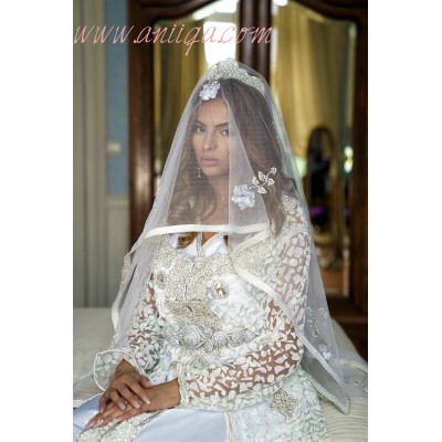 Caftan marocain de mariée  luxe blanc et argent avec voile