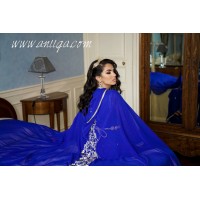 Location caftan de mariée bleu roi avec sa cape