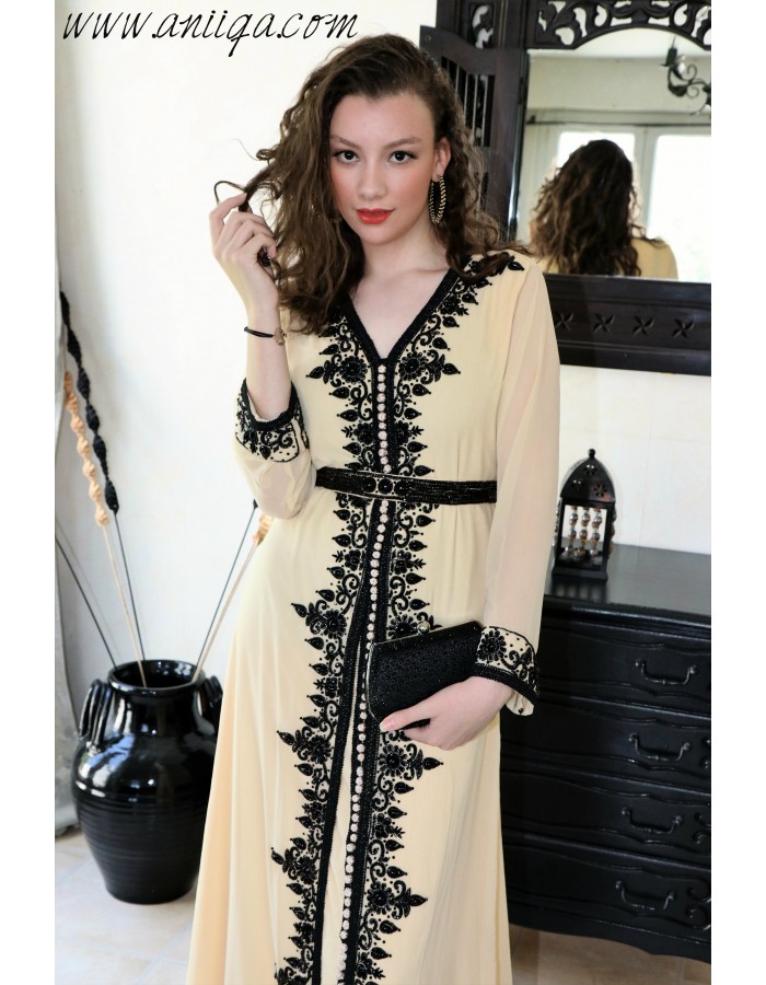 robe beige et noir