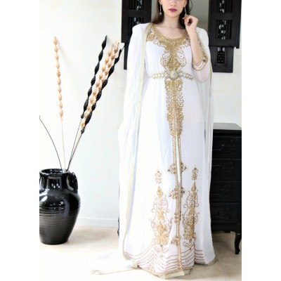 Robe orientale mariage blanche et or