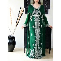 Robe orientale avec cape vert et argent