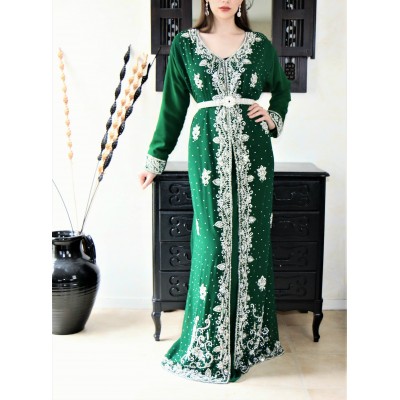 Robe orientale avec cape vert et argent