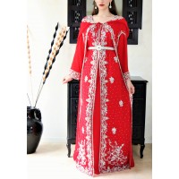 Robe orientale avec cape rouge et argent