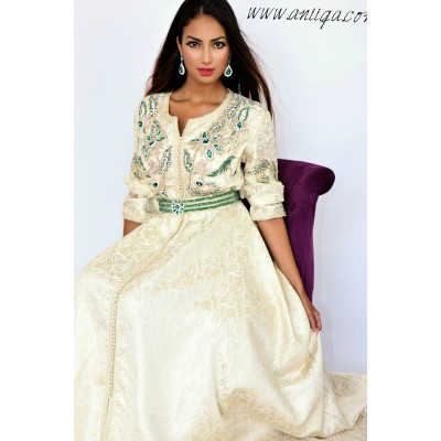 Caftan moderne beige brodé en vert et or