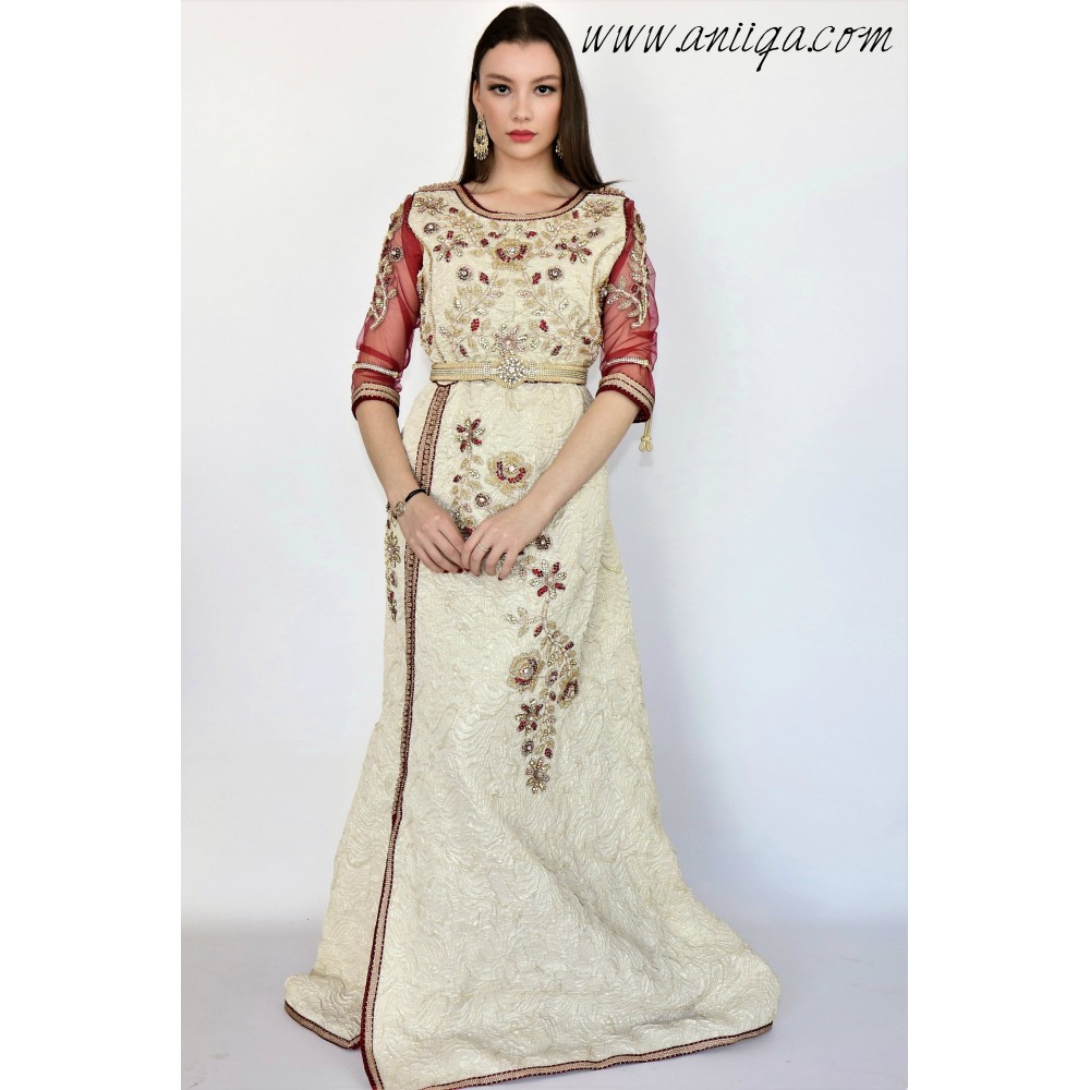 caftan brocard beige et rouge perlé main