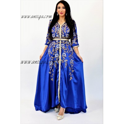 Caftan moderne en soie bleu roi orné de cristaux et broderies bronze et argent