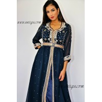 Caftan bleu nuit chic orné de pierres de verre