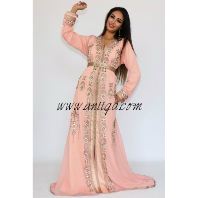 takchita 2019,caftan 2019,caftan tendance 2019,caftan moderne,caftan perlé et brodé 