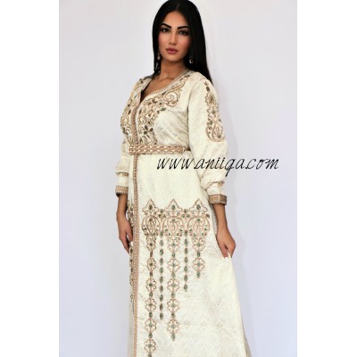 Caftan beige brocard brodée et perlée