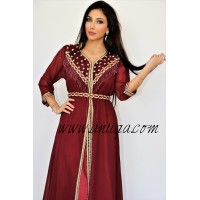 Caftan bordeau moderne perlé et brodé