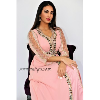 Caftan rose haut de gamme perlé et orné de pierres de verre