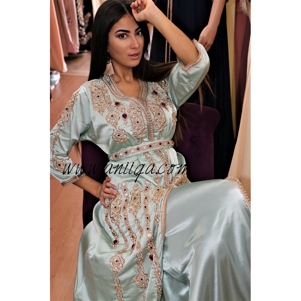 caftan moderne en ligne pas cher,caftan marocain pas cher,caftan 2019,caftan simple perlé,caftan haut de gamme