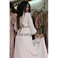 caftan simple perlé,caftan moderne en ligne,caftan simple 2019,caftan perlé et brodé,caftan rose poudré ,takchita rose poudré