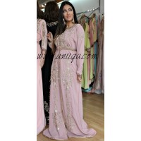 caftan chic et tendance,caftan moderne en ligne,vente caftan marocain ,caftan chic 2019,caftan rose pas cher ,caftan perlé