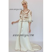 Caftan crème avec traîne tendance