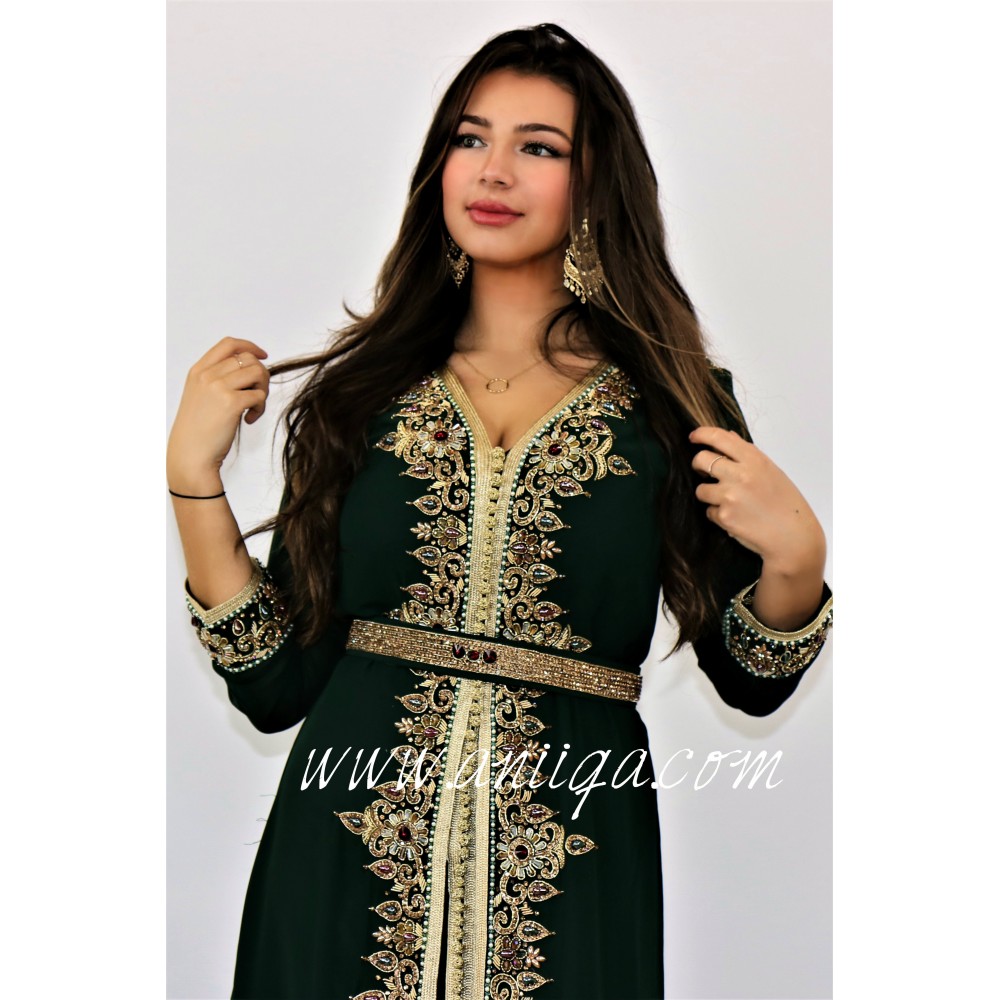 Caftan vert mousseline orné de pierres