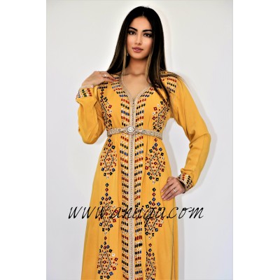 Caftan moderne arabesque moutarde